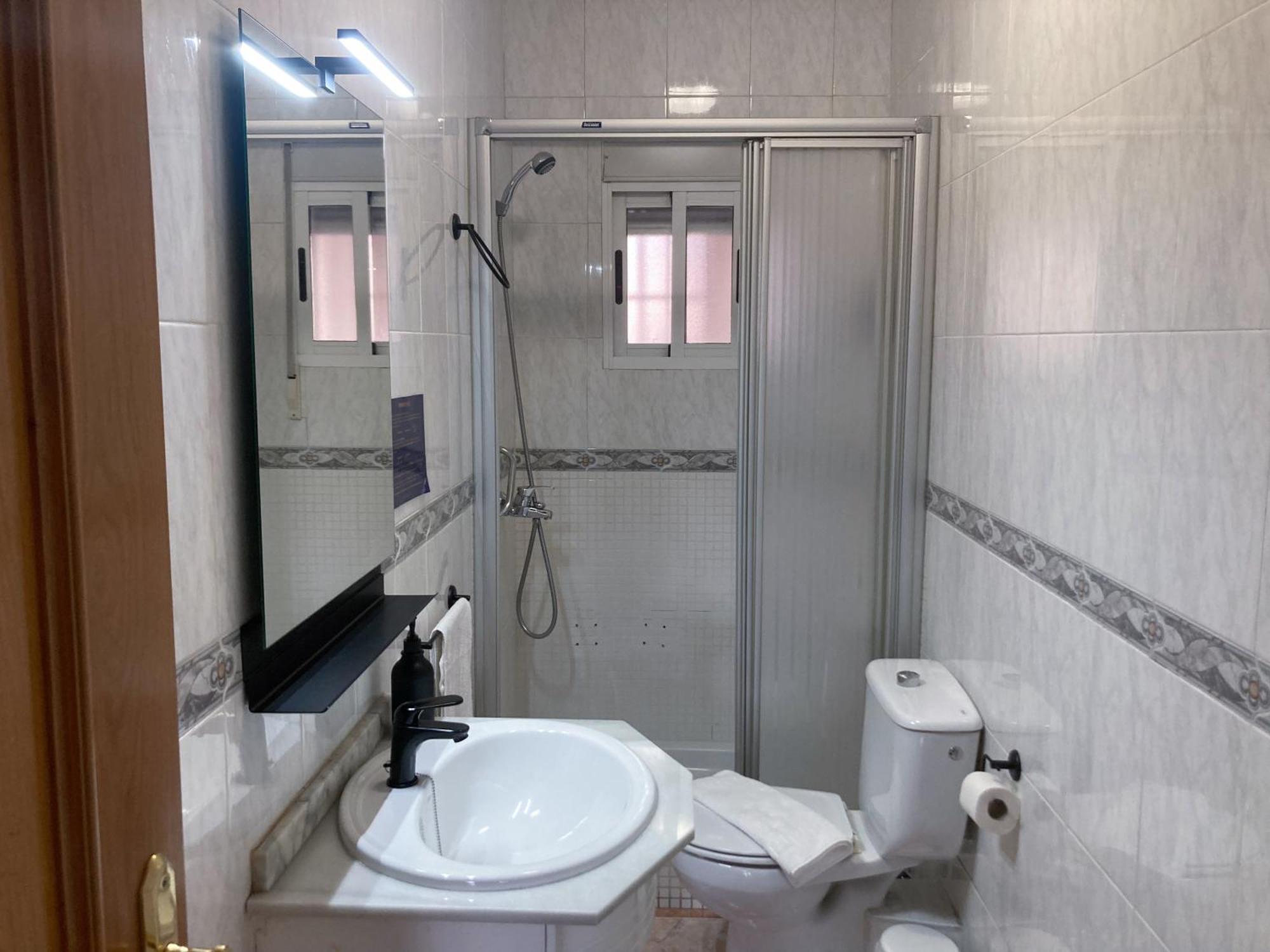 Luninoso Y Practico Apartamento En El Centro Con Amplio Parking Incluido Granada Buitenkant foto