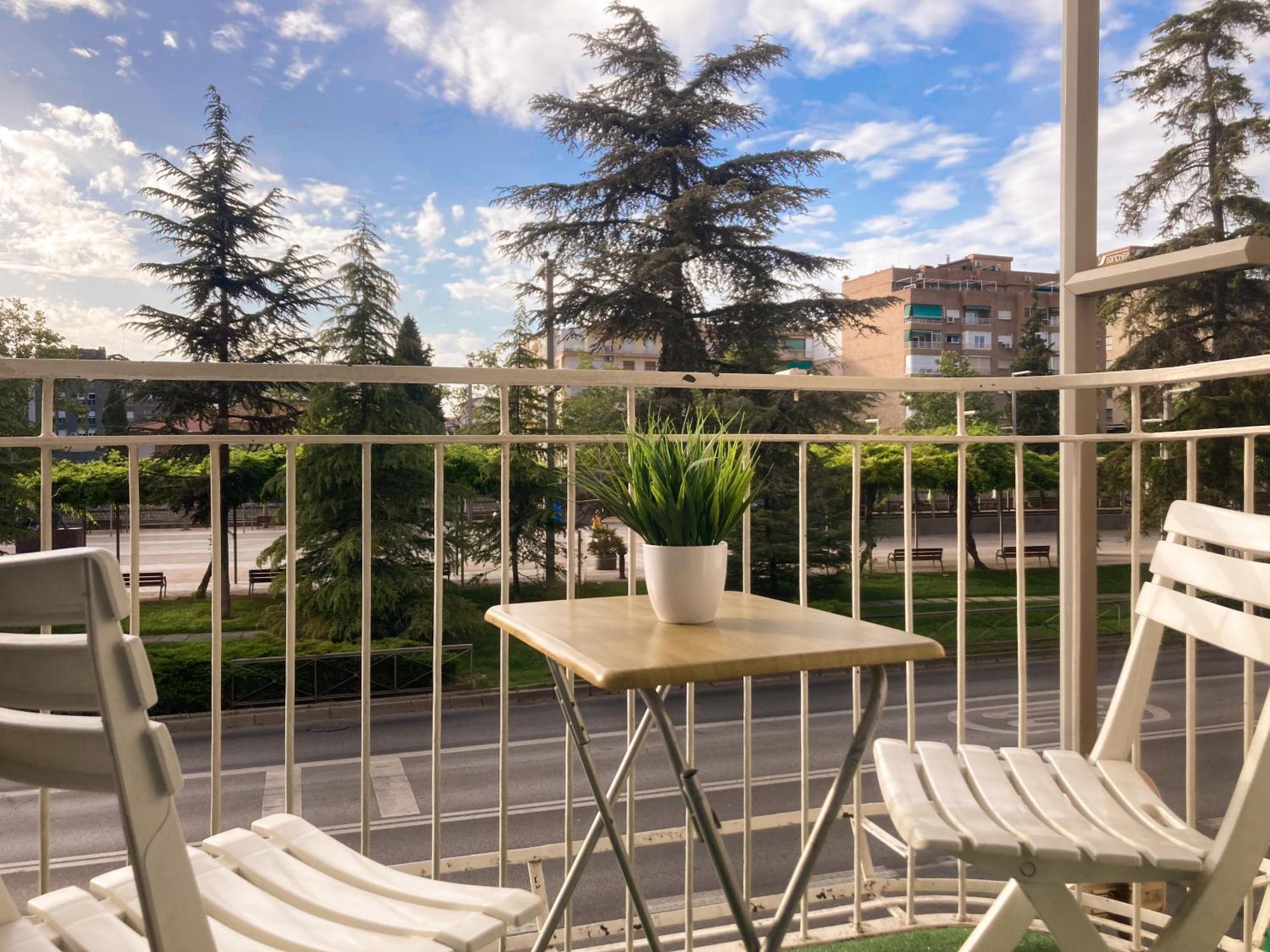 Luninoso Y Practico Apartamento En El Centro Con Amplio Parking Incluido Granada Buitenkant foto
